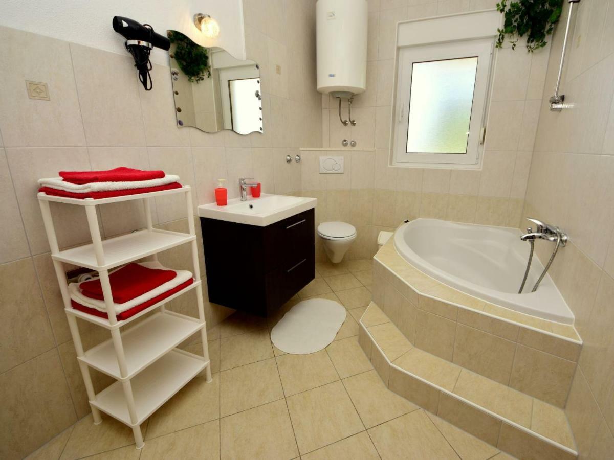 Apartment Anda-1 By Interhome Trogir Bagian luar foto
